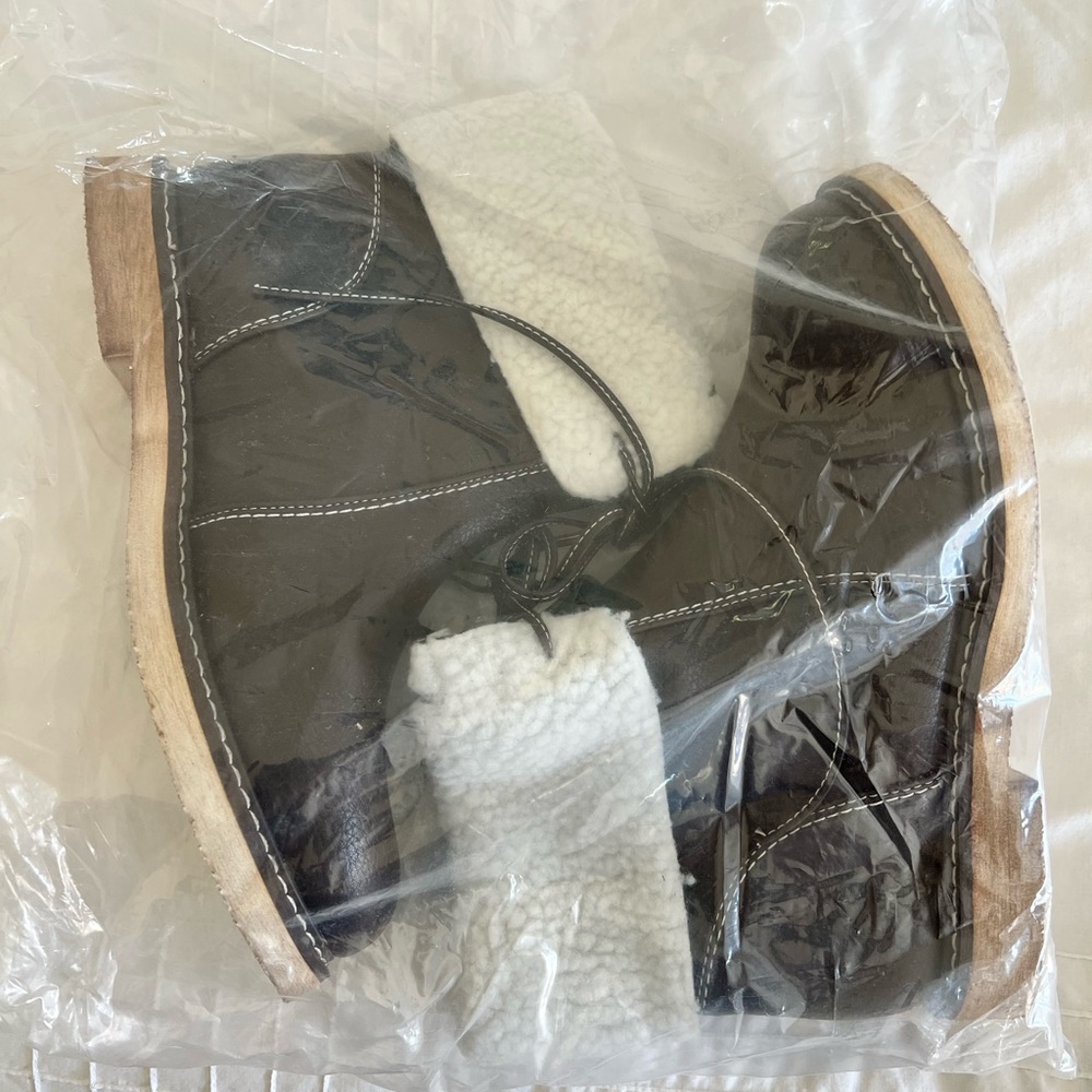 Winter boots NWT